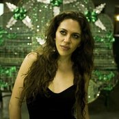 Luisa Maita - List pictures