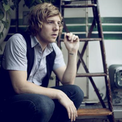 Andrew Belle - List pictures