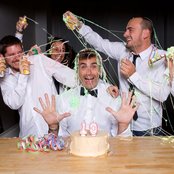 Electro Deluxe - List pictures