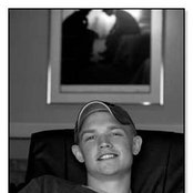 Blaine Larsen - List pictures