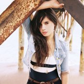 Javiera Mena - List pictures