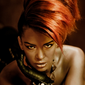 Eva Simmons - List pictures