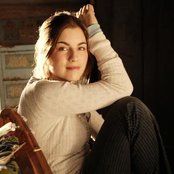 Bethany Dillon - List pictures