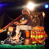 Xavier Rudd - List pictures