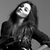 Alisan Porter - List pictures