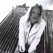 Mary Karlzen - List pictures