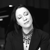 Holly Cole - List pictures