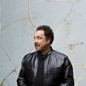 Tom Jones - List pictures
