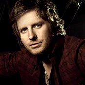 Dierks Bentley - List pictures
