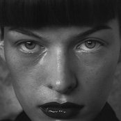 Milla Jovovich - List pictures