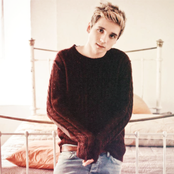 Elyar Fox - List pictures