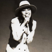 Yumi Arai - List pictures