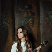 Sierra Hull - List pictures