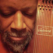 Laraaji - List pictures