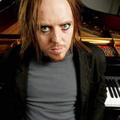 Tim Minchin - List pictures