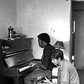 Milton Nascimento - List pictures