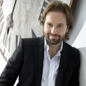 Alfie Boe - List pictures
