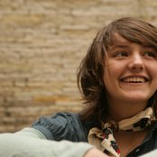 Mallu Magalhães - List pictures