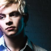 Ross Lynch - List pictures