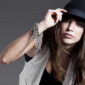 Deborah De Corral - List pictures