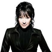 Holly Cole - List pictures