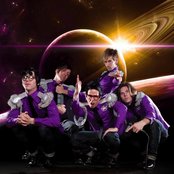 Family Force 5 - List pictures