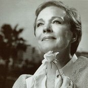 Julie Andrews - List pictures