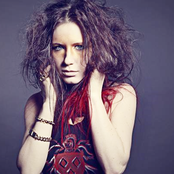 Kat Robichaud - List pictures