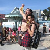 Evelyn Evelyn - List pictures