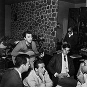 João Gilberto - List pictures