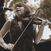 Sarah Neufeld - List pictures