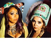 Daphne & Celeste - List pictures