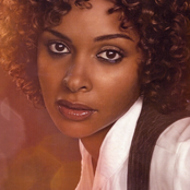 Joy Denalane - List pictures