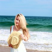 Aubrey Wood - List pictures