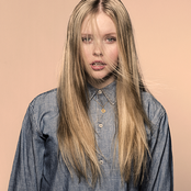 Emilie Esther - List pictures