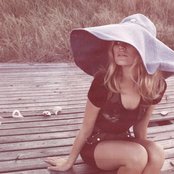 Nancy Sinatra - List pictures