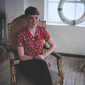 Chloe Howl - List pictures