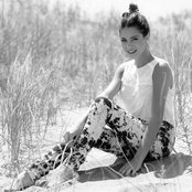 Martina Stoessel - List pictures