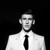 Willy Moon - List pictures