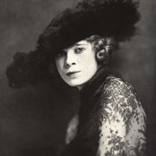 Mae West - List pictures