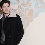 Iwan Rheon - List pictures