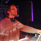 Stewart Walker - List pictures