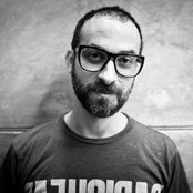 Lucas Santtana - List pictures