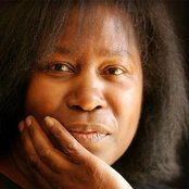 Joan Armatrading - List pictures