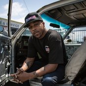 Azizi Gibson - List pictures