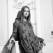 Vanessa Paradis - List pictures