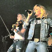 Bomshel - List pictures