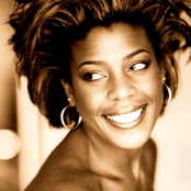 Nicole Henry - List pictures