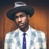 Leon Bridges - List pictures