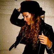 Jess Mills - List pictures